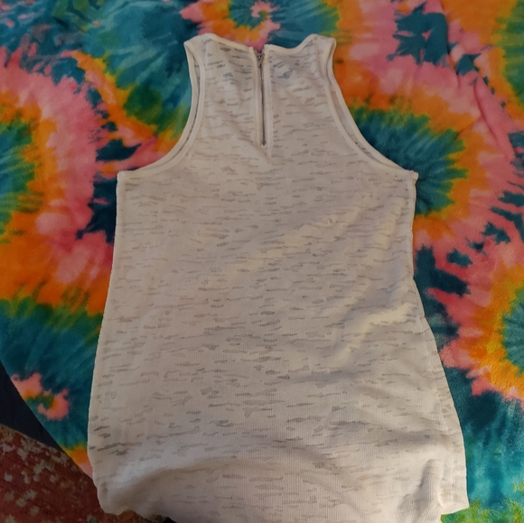 Great white tank by Mossimo. It's a few steps above that little white tank! - Picture 2 of 6